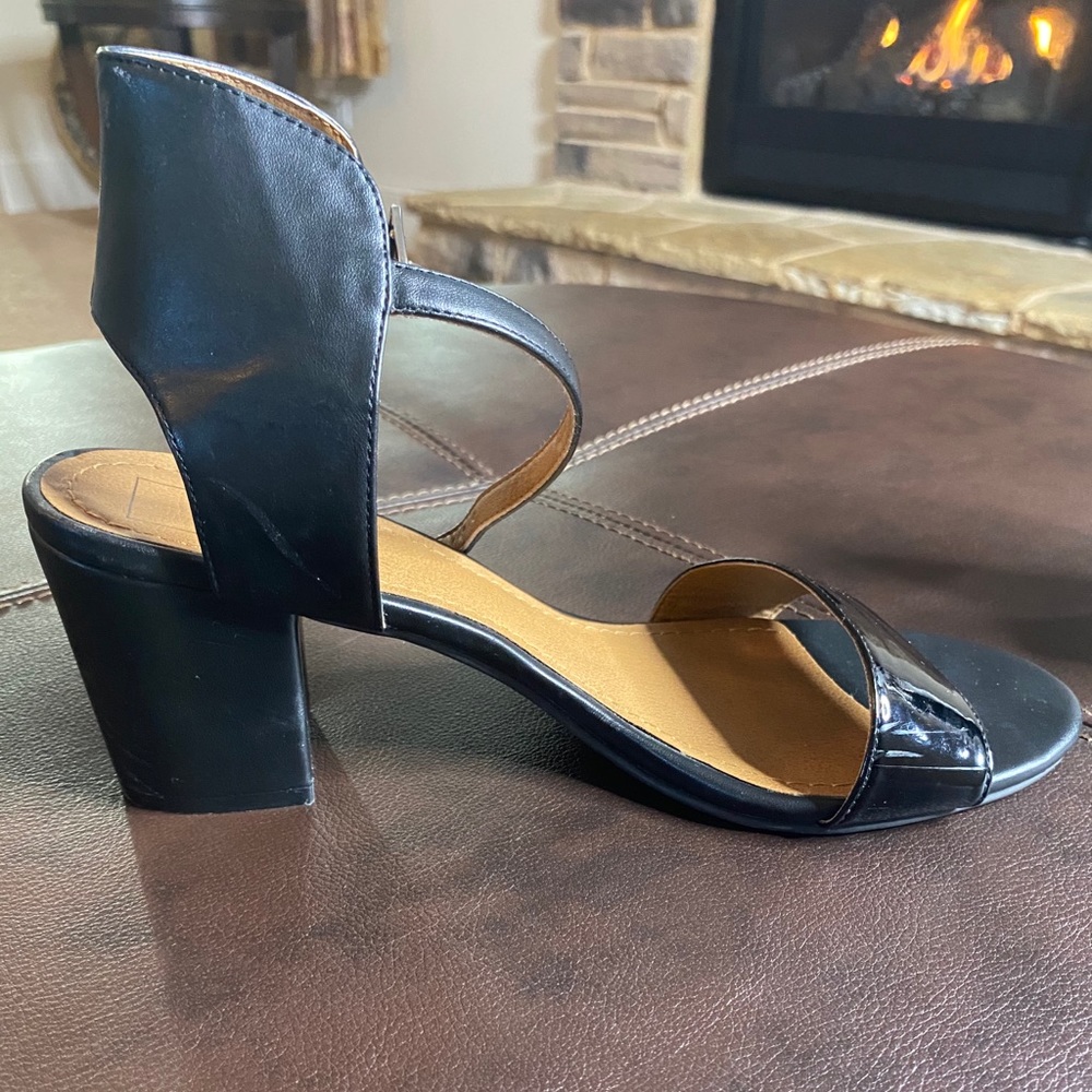 Heels - Picture 2 of 5